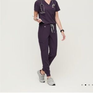 Women's Purple Shadow Scrub Set in XS